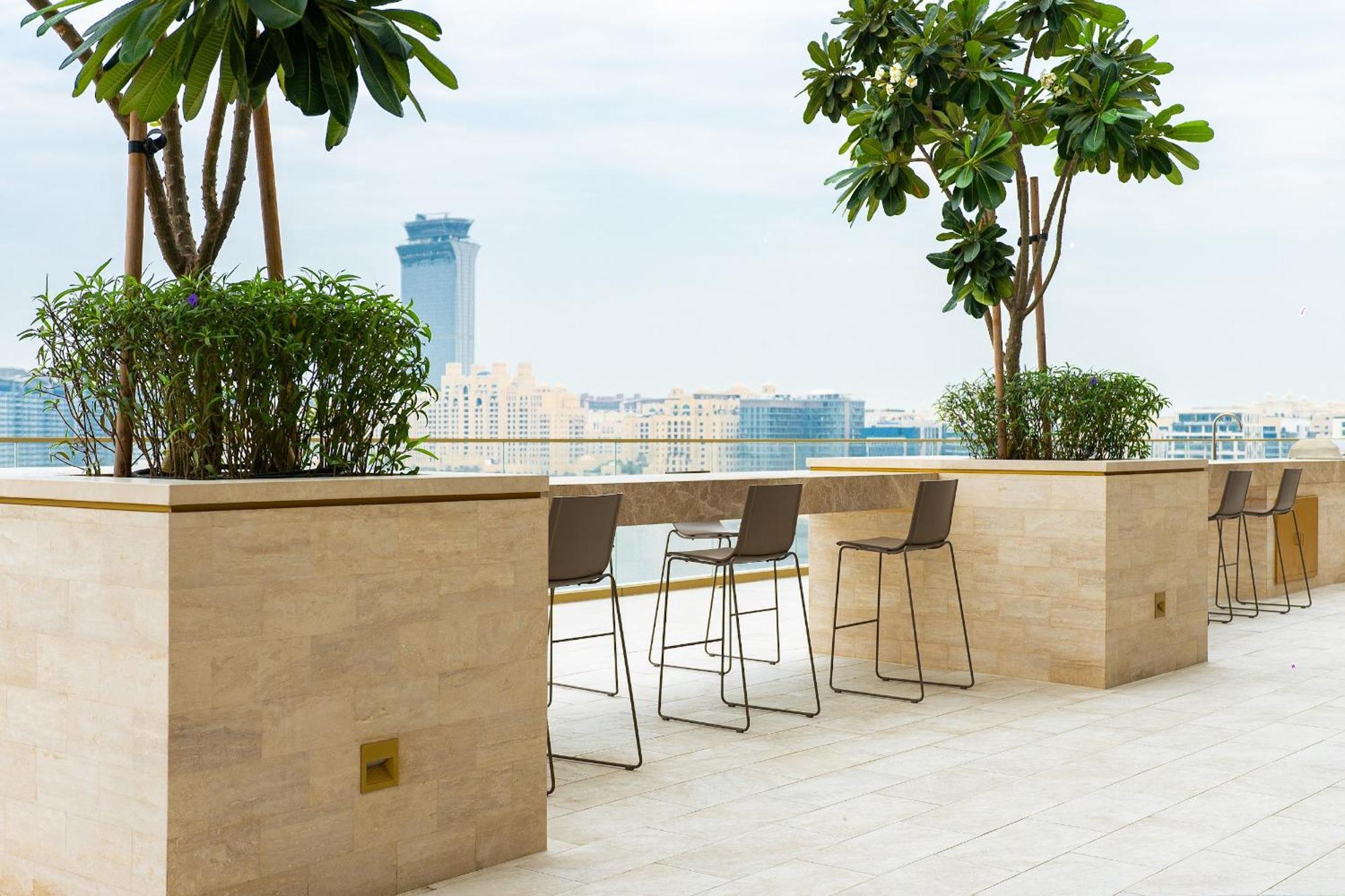 Live On A Private - Sea View 2br Near Marina Dubai