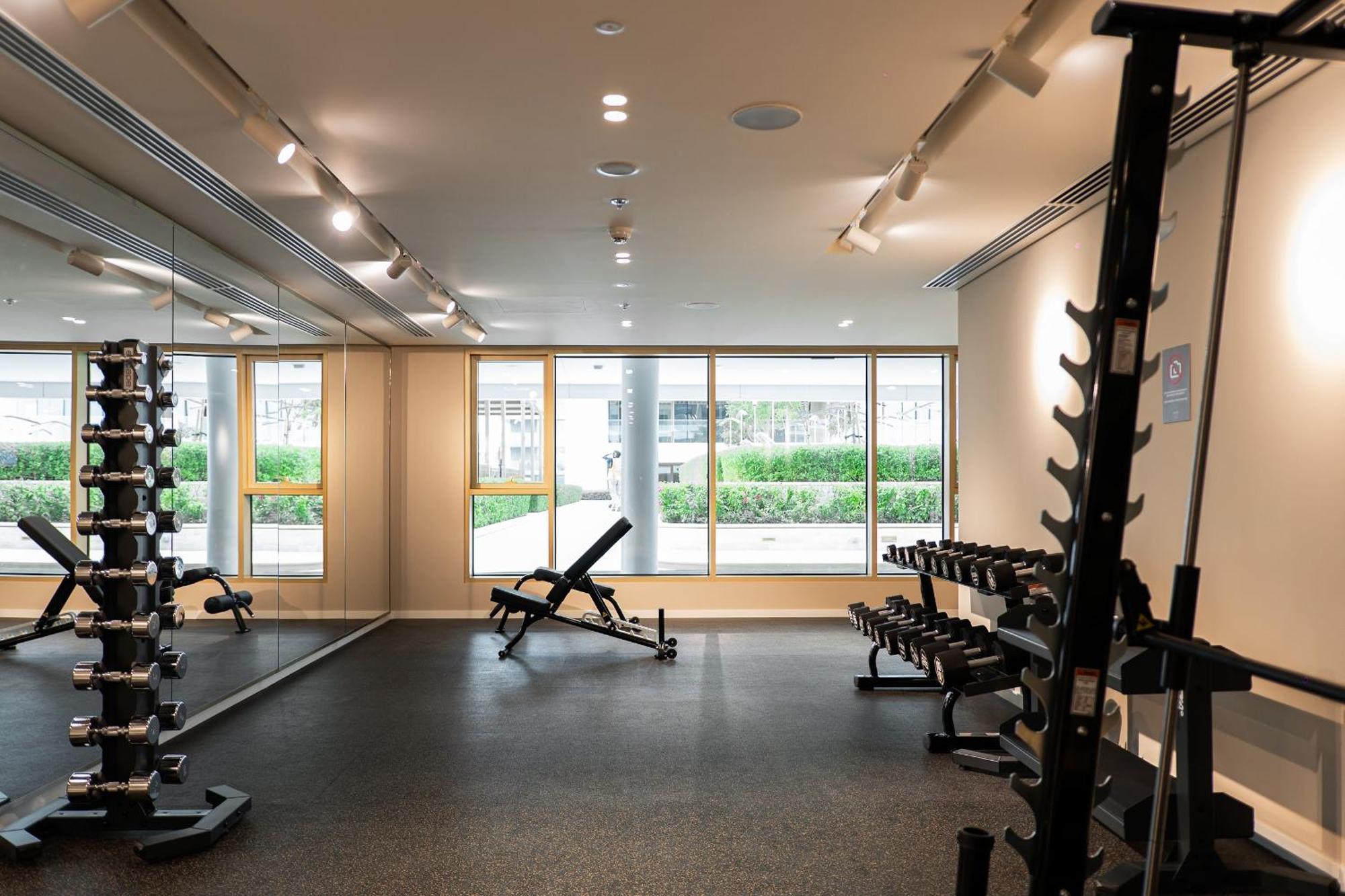 Live On A Private - Sea View 2br Near Marina