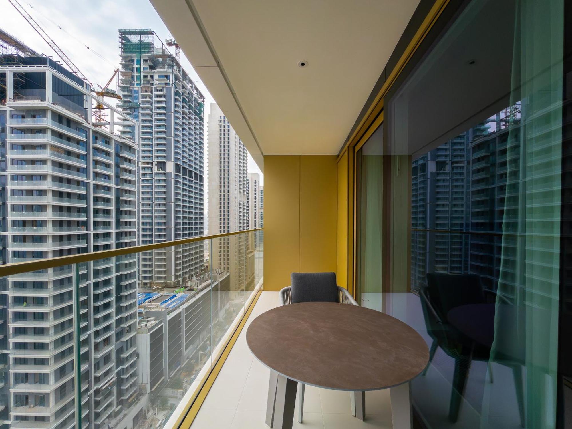 Live On A Private - Sea View 2br Near Marina Apartment