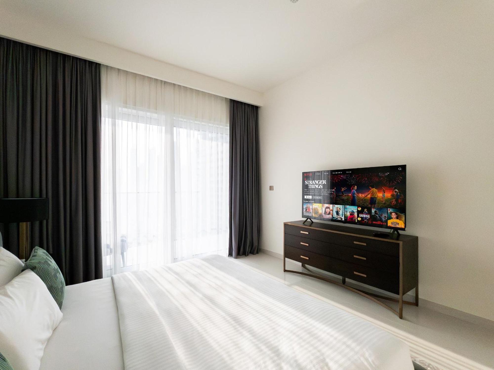 Live On A Private - Sea View 2br Near Marina Apartment *