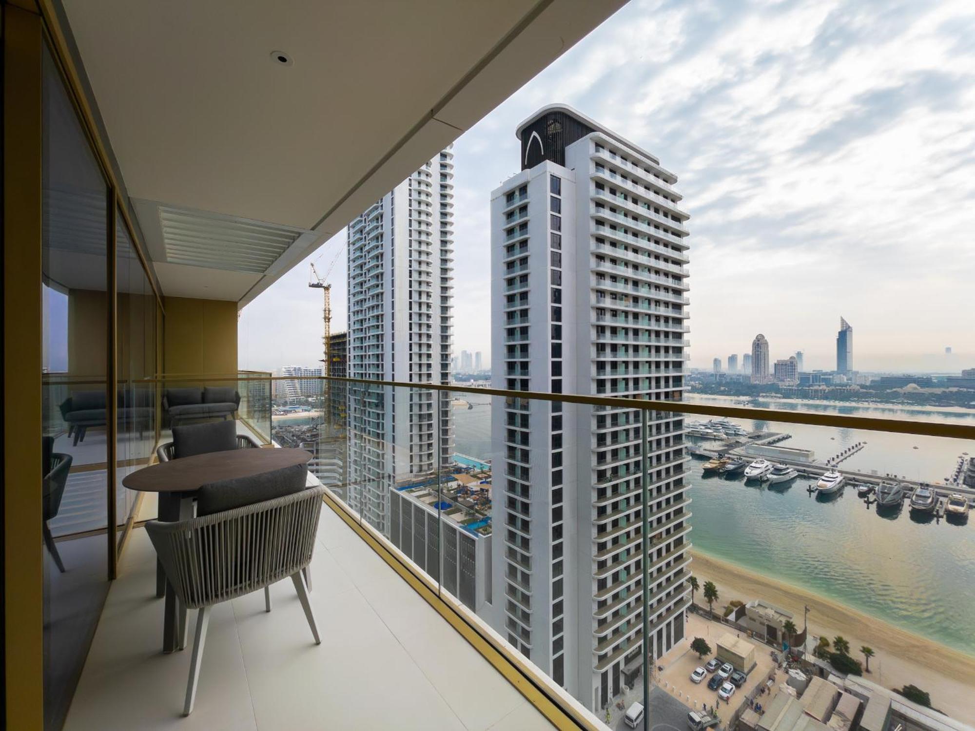Apartment Live On A Private - Sea View 2br Near Marina