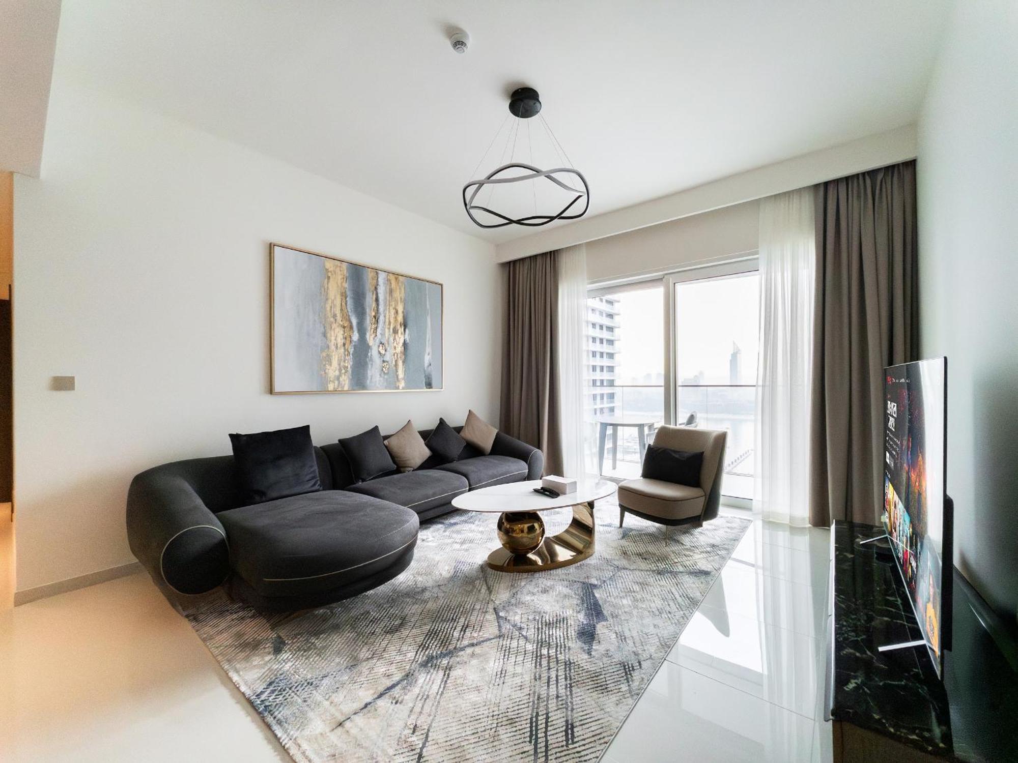 Live On A Private - Sea View 2br Near Marina Apartment