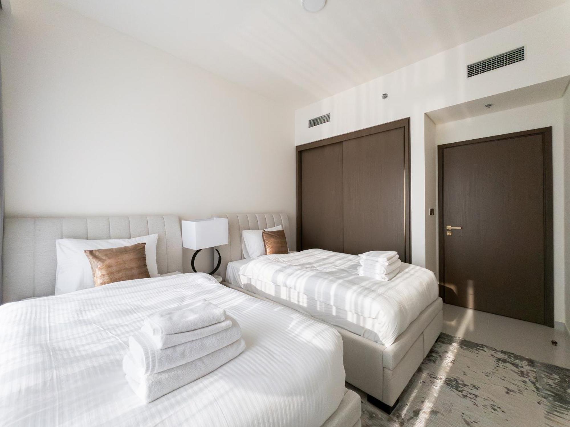 Apartment Live On A Private - Sea View 2br Near Marina